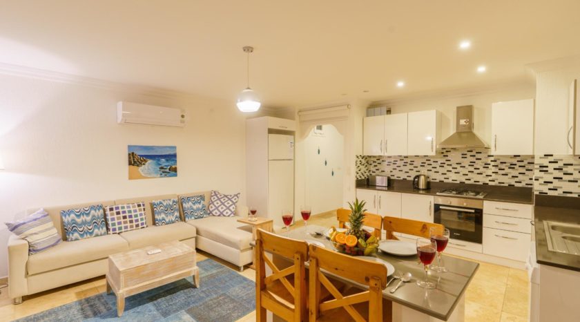 Melissa Apartment 38
