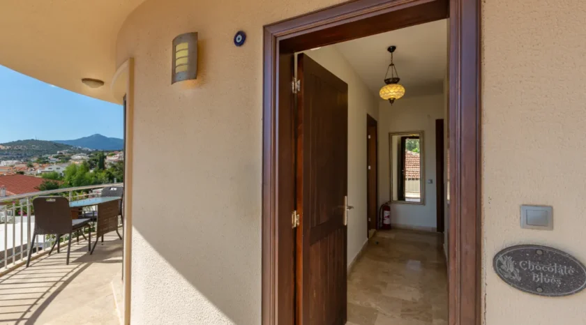 chocolate_blues_truffle_apartments-1
